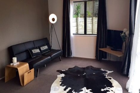 Photo of property in 2/2 Valecrest Place, Bayview, Auckland, 0629