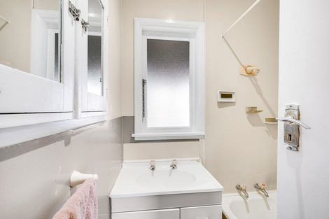 Photo of property in 221 Fox Street, Hamilton East, Hamilton, 3216