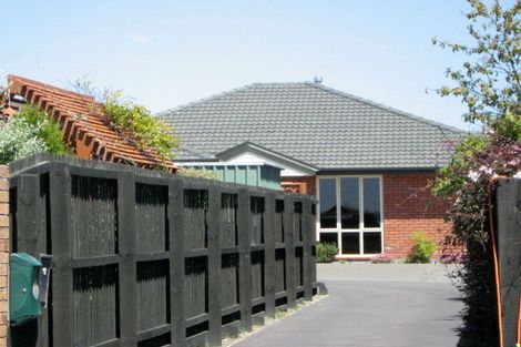 Photo of property in 6 Harrys Way, Redwood, Christchurch, 8051