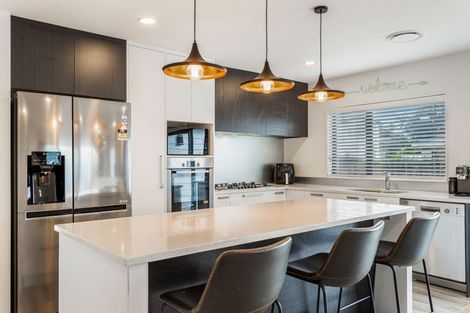 Photo of property in 6 Dida Park Drive, Kumeu, 0810