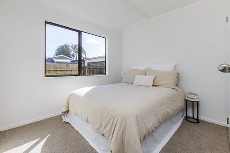 Photo of property in 2/24 Great South Road, Papakura, 2110