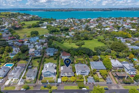 Photo of property in 38 Albert Road, Devonport, Auckland, 0624