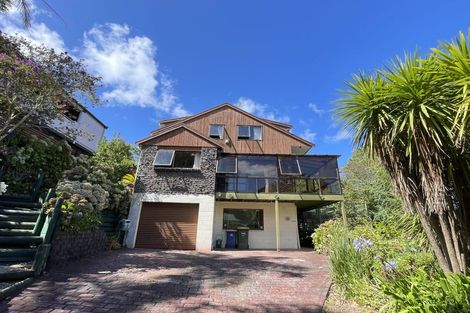 Photo of property in 11 Hebe Place, Birkenhead, Auckland, 0626