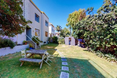Photo of property in Hamilton Flats, 9u7 Hawker Street, Mount Victoria, Wellington, 6011