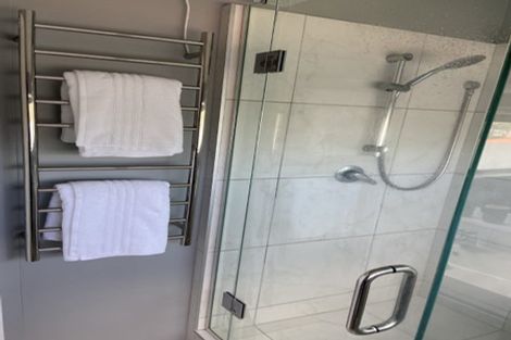 Photo of property in 5a Bruce Street, Northcote Point, Auckland, 0627