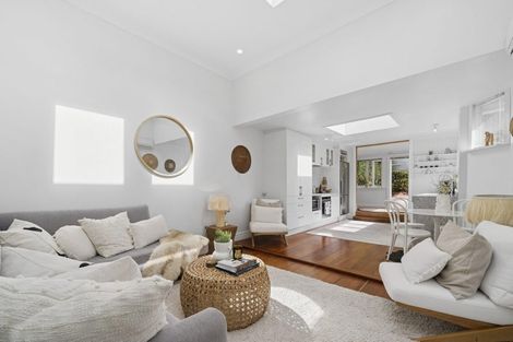 Photo of property in 132 Elizabeth Street, Mount Victoria, Wellington, 6011