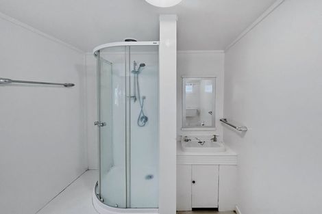 Photo of property in 21 Edgeware Road, Palmerston North, 4410