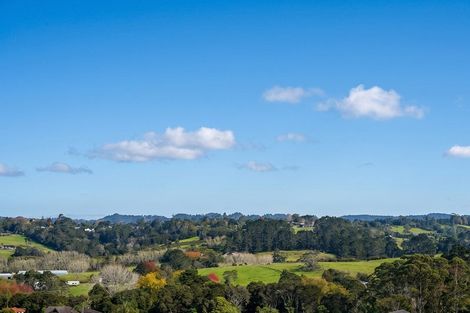 Photo of property in 104 San Marino Drive West, Henderson, Auckland, 0612