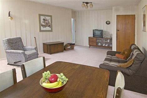 Photo of property in 2/1 Ribblesdale Road, Henderson, Auckland, 0612