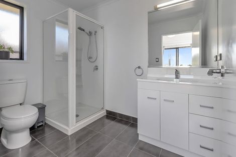 Photo of property in 33 Ocean View Rise, Ruakaka, 0116