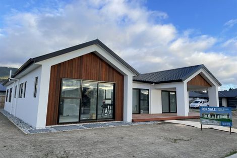 Photo of property in 1 Greenway Crescent, Hope, 7020