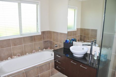 Photo of property in 18 Saint Andrews Drive, Pauanui, Hikuai, 3579