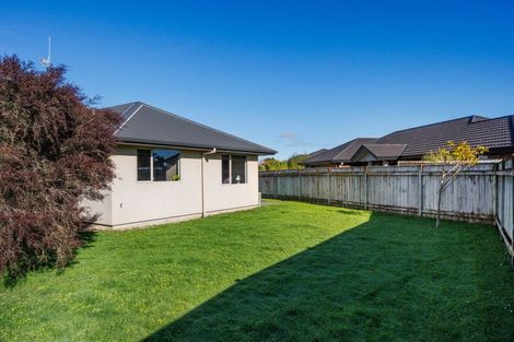 Photo of property in 21 Cleveland Heights, Kelvin Grove, Palmerston North, 4414