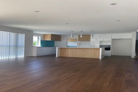 Photo of property in 30 Sorrel Crescent, Bucklands Beach, Auckland, 2012