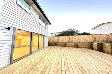 Photo of property in 24 Vanbrugh Place, Bucklands Beach, Auckland, 2014