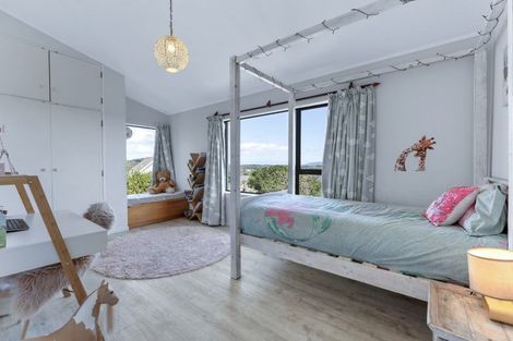 Photo of property in 1 Mohua Street, Waikanae, 5036