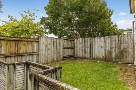 Photo of property in 56 Verdale Circle, Glen Eden, Auckland, 0602