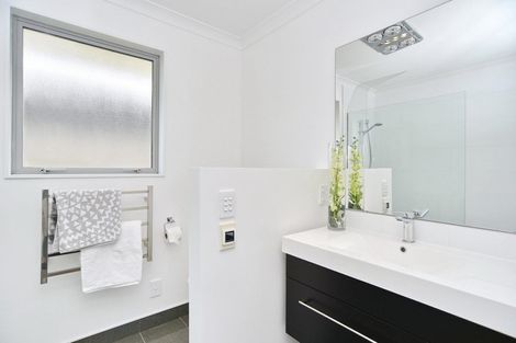 Photo of property in 7 Reeves Road, Rangiora, 7400