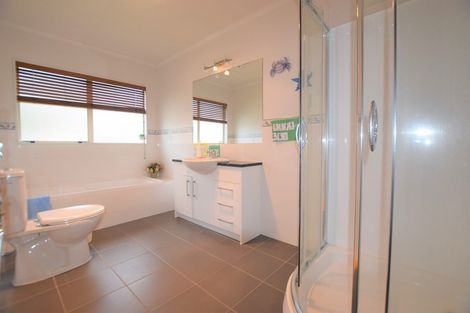 Photo of property in 23 Leafield Crescent, Henderson, Auckland, 0612