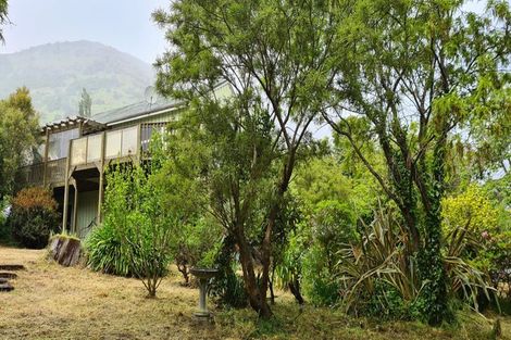 Photo of property in 60 Lukes Road, Little Akaloa, 7583