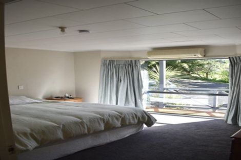 Photo of property in 3/296 Sunset Road, Windsor Park, Auckland, 0632