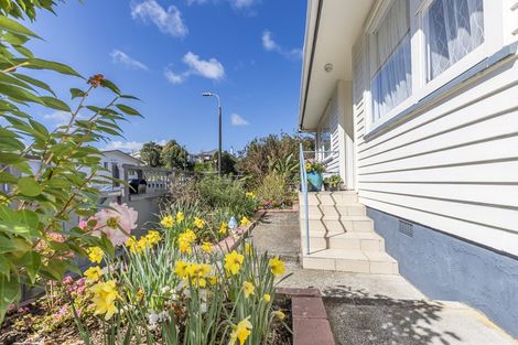 Photo of property in 2a Wilfred Street, Tawa, Wellington, 5028
