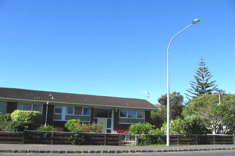 Photo of property in 3/49 Kitchener Road, Milford, Auckland, 0620