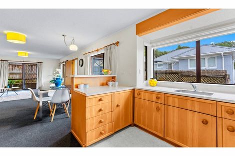 Photo of property in 2/58 Hillcrest Avenue, Hillcrest, Auckland, 0627