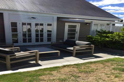 Photo of property in 122 Rongotai Road, Kilbirnie, Wellington, 6022