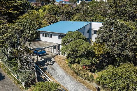 Photo of property in 33 Omega Street, Newlands, Wellington, 6037