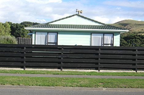 Photo of property in 99 Pikarere Street, Titahi Bay, Porirua, 5022