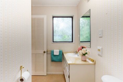 Photo of property in 56a Rewarewa Crescent, Waikanae, 5036