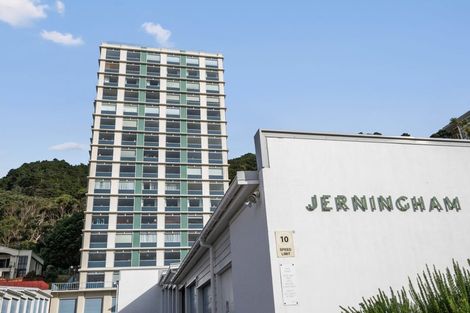 Photo of property in Jerningham Apartments, 20 Oriental Terrace, Oriental Bay, Wellington, 6011