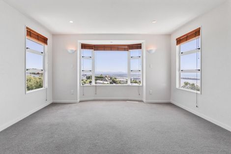 Photo of property in 2/5a Madeley Road, Mount Pleasant, Christchurch, 8081