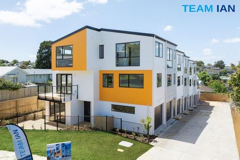 Photo of property in 11 Kayle Glen, West Harbour, Auckland, 0618