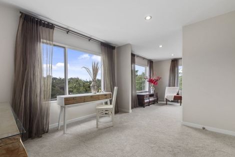 Photo of property in 64 Laurel Oak Drive, Schnapper Rock, Auckland, 0632