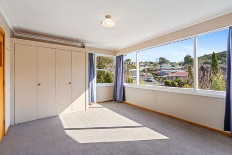 Photo of property in 18 Colquhoun Street, Glenross, Dunedin, 9011