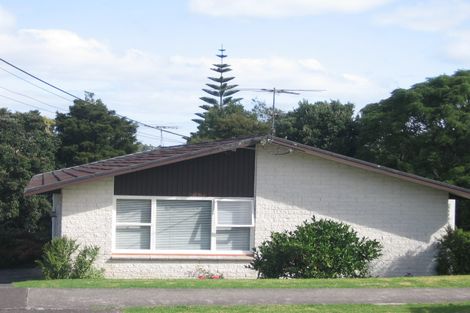 Photo of property in 1/14 Manuka Road, Glenfield, Auckland, 0629