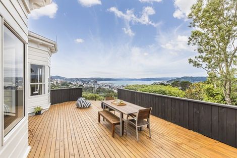 Photo of property in 13 Tanera Crescent, Brooklyn, Wellington, 6021