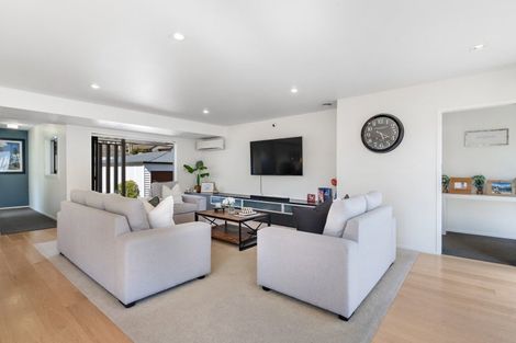 Photo of property in 9 Shelly Beach Parade, Cockle Bay, Auckland, 2014