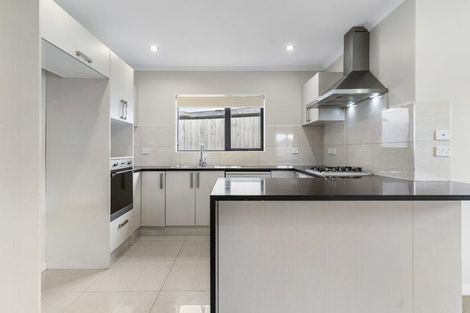 Photo of property in 88 Keri Vista Rise, Papakura, 2110