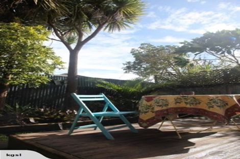 Photo of property in 24 Grendon Road, Titirangi, Auckland, 0604