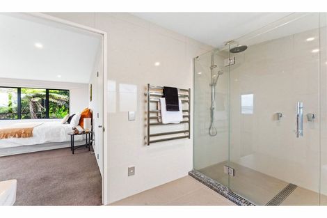 Photo of property in 21 Mariners View Road, Beach Haven, Auckland, 0626