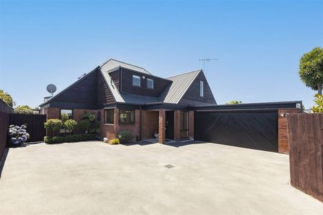 Photo of property in 16 Coniston Avenue, Ilam, Christchurch, 8041