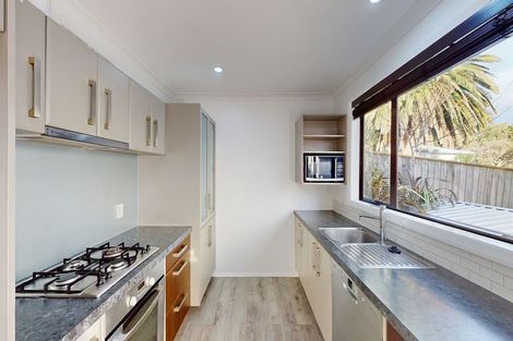 Photo of property in 14c Bracken Road, Newlands, Wellington, 6037