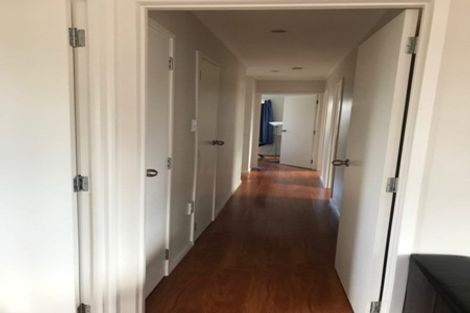 Photo of property in 47 Larnoch Road, Henderson, Auckland, 0610