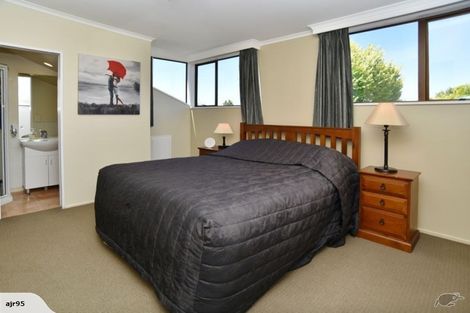 Photo of property in 11 Sunbeam Place, Halswell, Christchurch, 8025