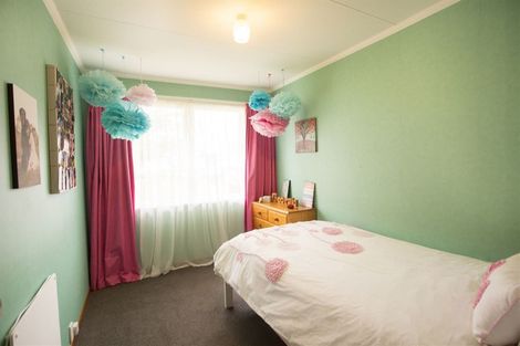 Photo of property in 2 Oban Place, Awapuni, Palmerston North, 4412