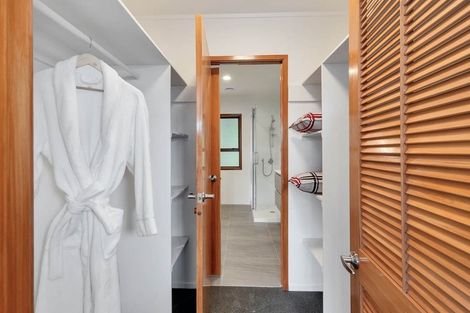 Photo of property in 86 Seaview Road, Glenfield, Auckland, 0629