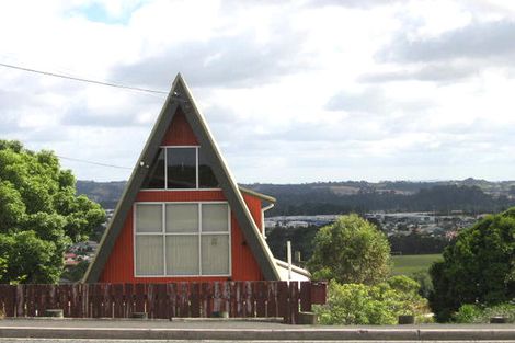 Photo of property in 22 Sunset Road, Unsworth Heights, Auckland, 0632